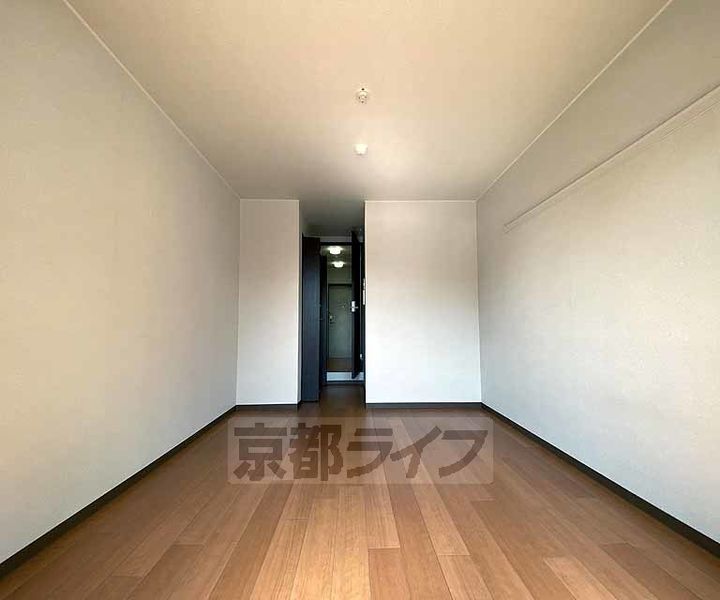 ジョバニ フォーリエ101の居間