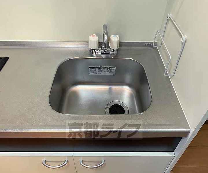 ジョバニ フォーリエ101のキッチン