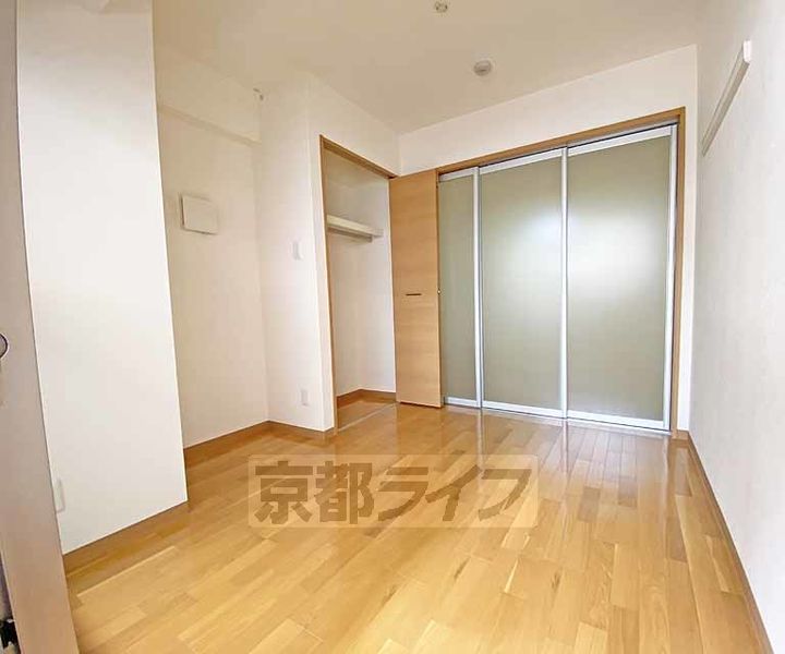 京都府京都市中京区油屋町の賃貸マンションの居間