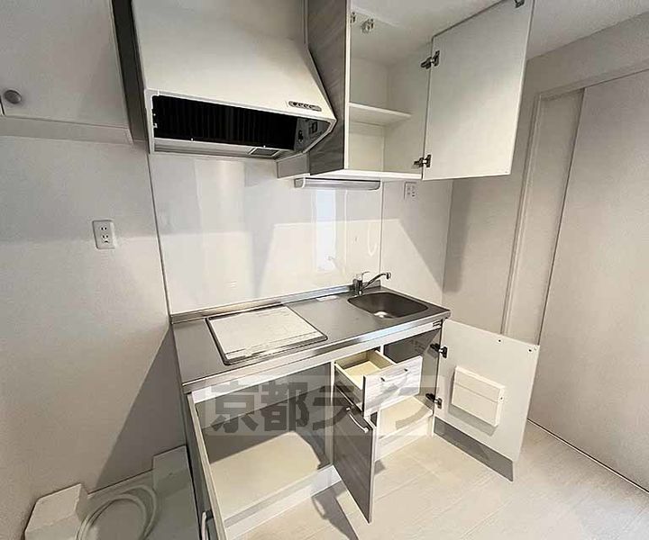 京都府京都市中京区西横町の賃貸マンションの内装