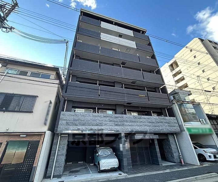 プレサンス京都四条大宮の外観