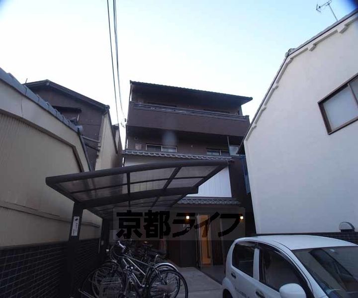 Residence二条洛中庵の外観