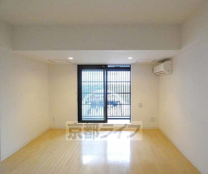 京都府京都市下京区東境町の賃貸マンションの居間