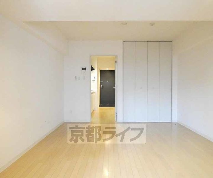 京都府京都市下京区東境町の賃貸マンションの居間