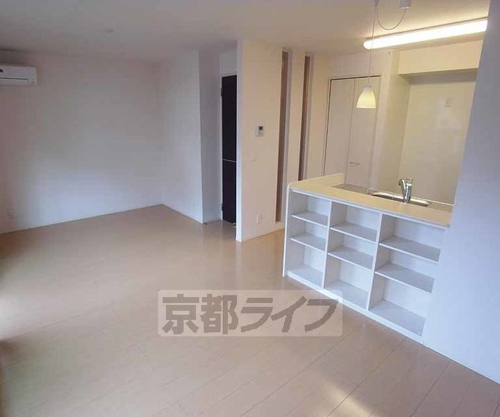 京都府京都市南区吉祥院里ノ内町の賃貸アパートの居間