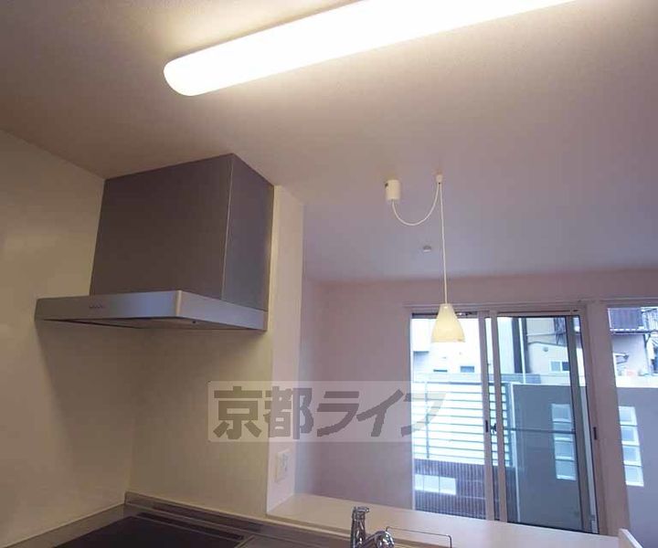 京都府京都市南区吉祥院里ノ内町の賃貸アパートのキッチン