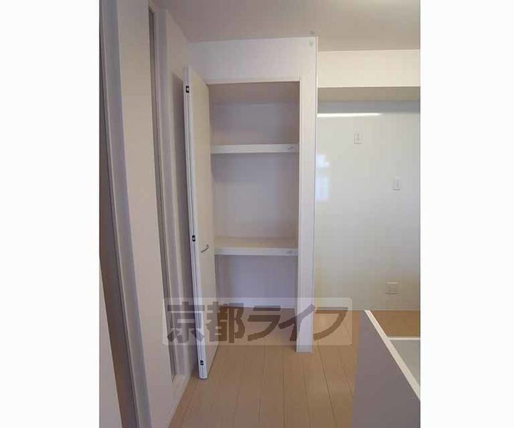 京都府京都市南区吉祥院里ノ内町の賃貸アパートの内装