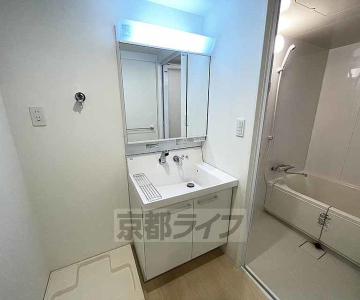 京都府京都市下京区西七条赤社町の賃貸マンションの内装