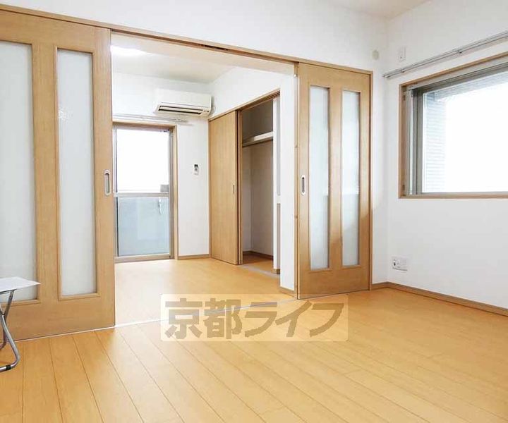 ビクトワール京都河原町の居間