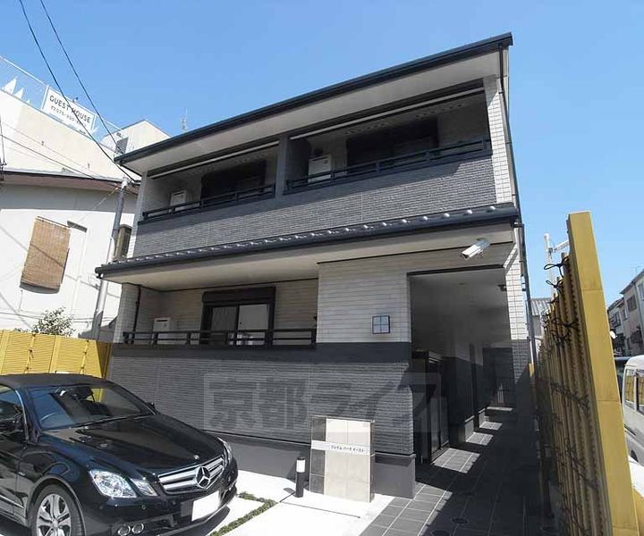 京都府京都市下京区黒門通木津屋橋上る徹宝町の賃貸アパートの外観