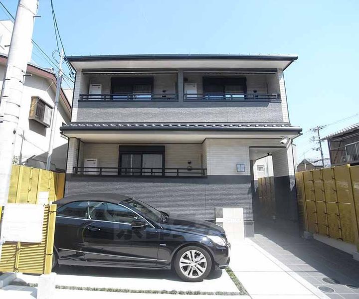 京都府京都市下京区黒門通木津屋橋上る徹宝町の賃貸アパートの外観