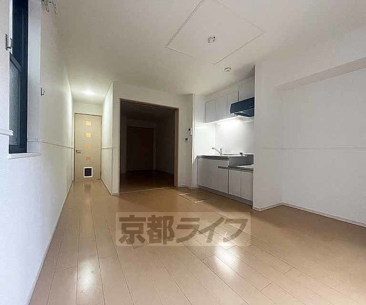 京都府京都市下京区黒門通木津屋橋上る徹宝町の賃貸アパートの居間