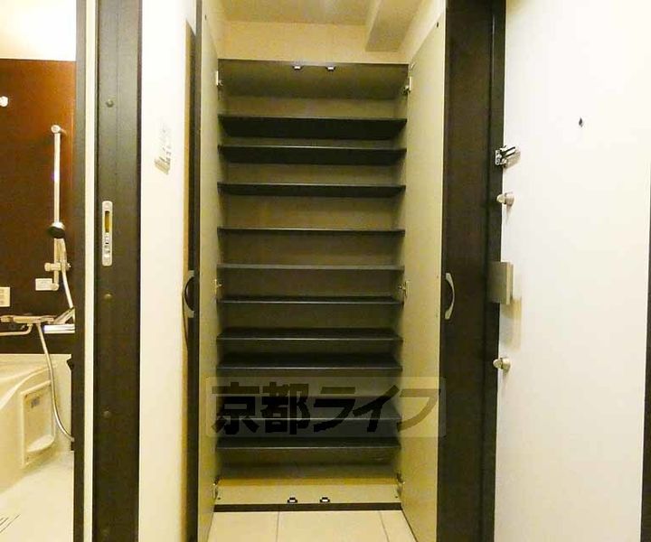 京都府京都市下京区西七条南衣田町の賃貸マンションの内装