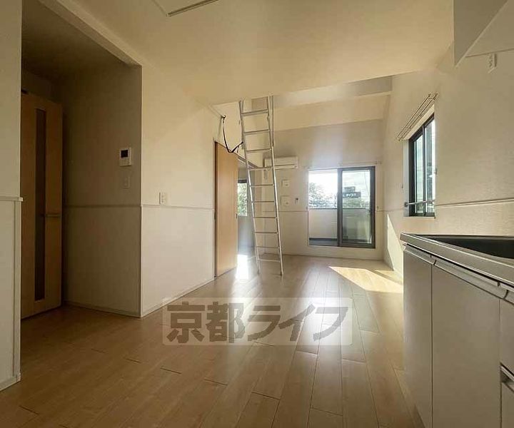 ソレイユST201の居間