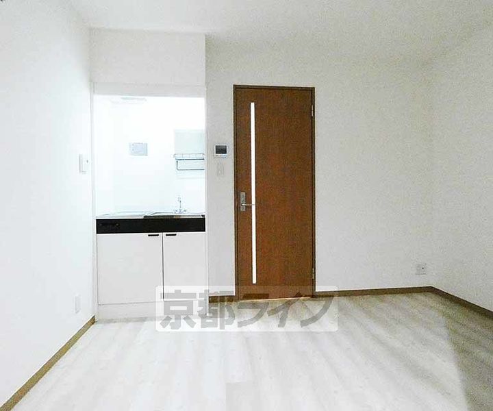 京都府京都市南区唐橋門脇町の賃貸マンションの居間