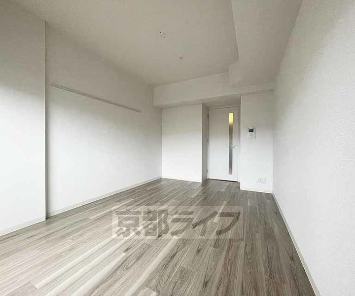 京都府京都市南区東九条河西町の賃貸マンションの居間
