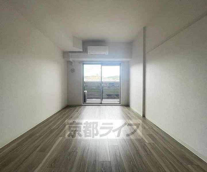 京都府京都市南区東九条河西町の賃貸マンションの居間