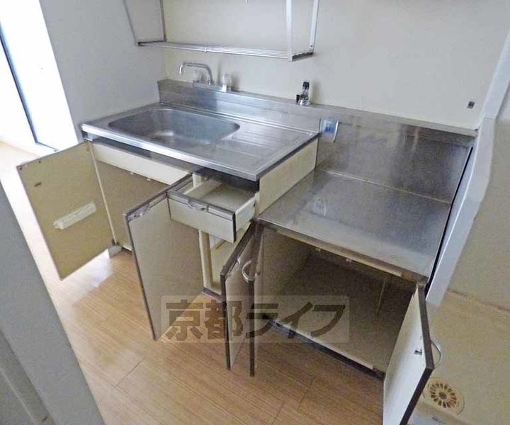 Requie紫竹202のキッチン