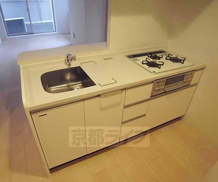 京都府京都市左京区松ケ崎芝本町の賃貸マンションのキッチン