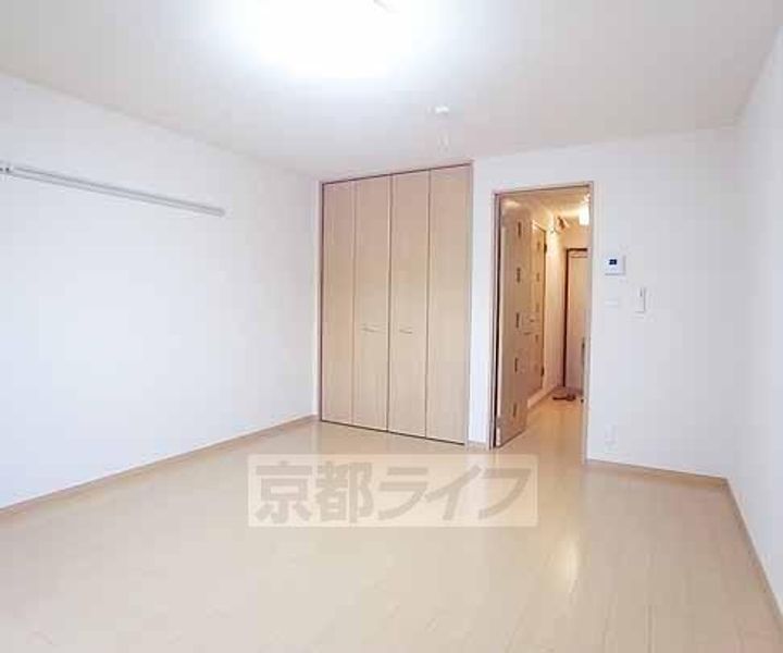 京都府京都市左京区一乗寺下リ松町の賃貸アパートの居間
