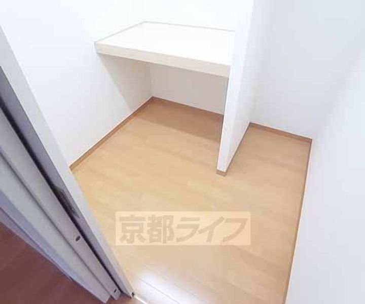 京都府京都市左京区一乗寺東閉川原町の賃貸マンションの内装
