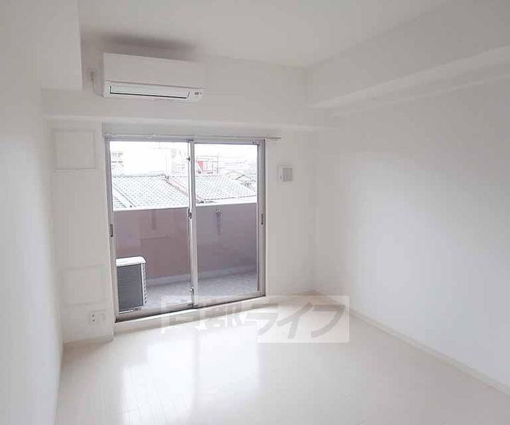 京都府京都市左京区田中上玄京町の賃貸マンションの居間
