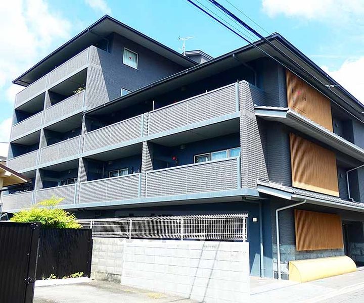 京都府京都市左京区吉田上阿達町の賃貸マンションの外観