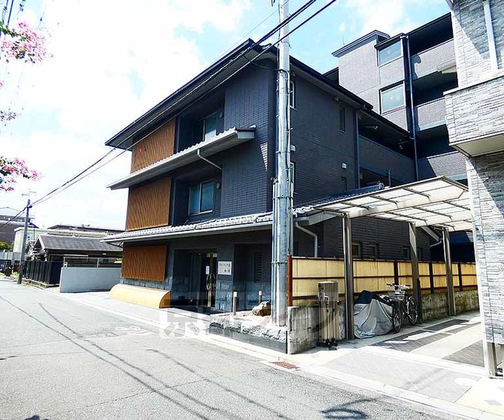 京都府京都市左京区吉田上阿達町の賃貸マンションの外観
