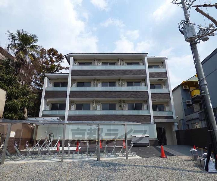 サクシード宝ヶ池202の外観