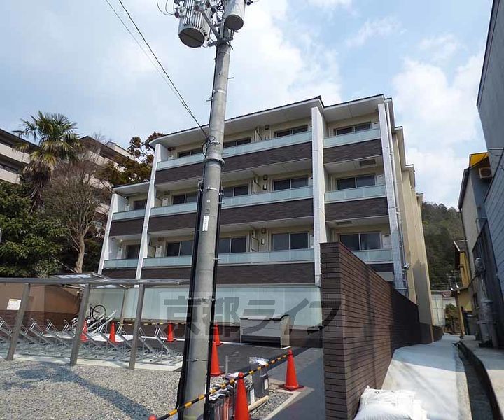 サクシード宝ヶ池202の外観