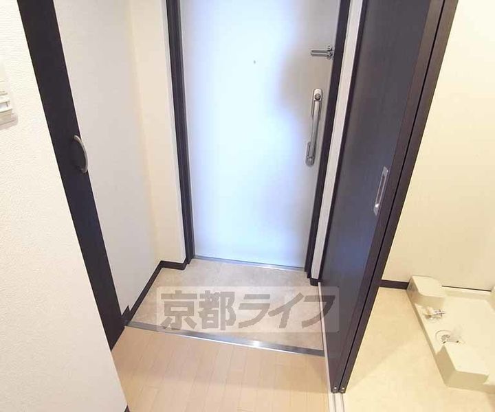 サクシード宝ヶ池202の玄関