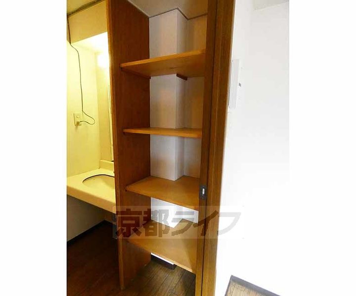 京都府京都市左京区吉田本町の賃貸アパートの内装