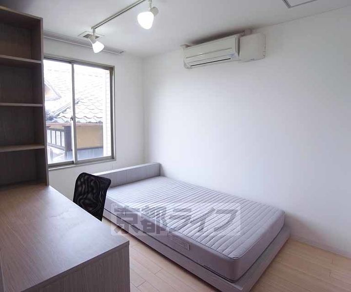 カーサミーア北白川19の居間