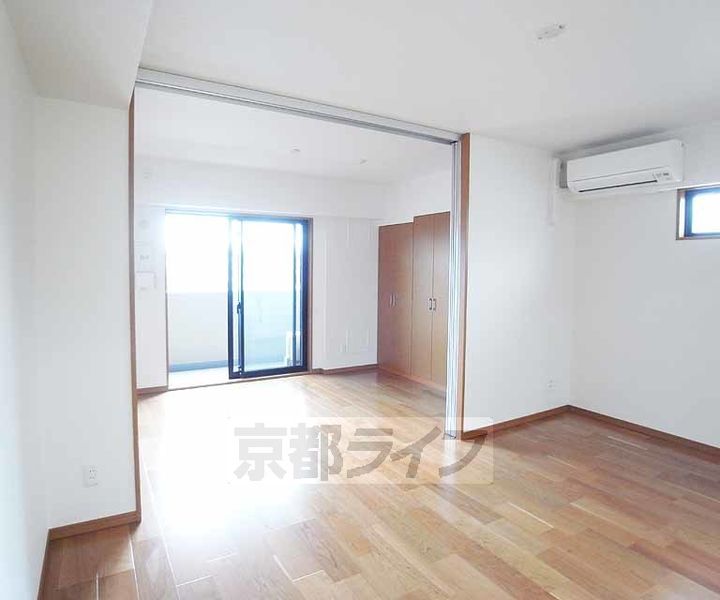 リーガル京都聖護院の居間
