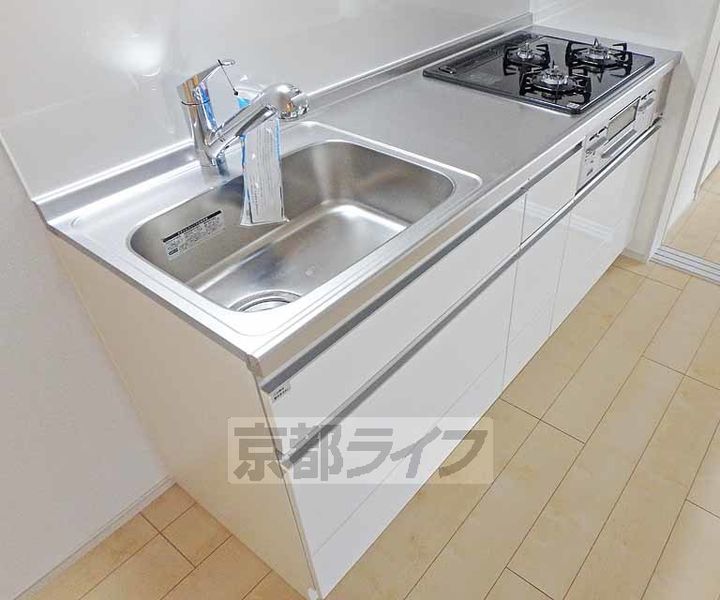 京都府京都市山科区椥辻東潰の賃貸マンションのキッチン