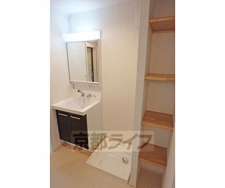 京都府京都市山科区椥辻東潰の賃貸マンションの内装