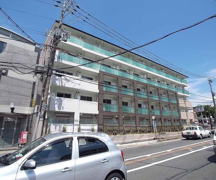 京都府京都市伏見区桃山町遠山の賃貸マンションの外観