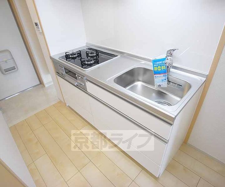 京都府京都市伏見区桃山町遠山の賃貸マンションのキッチン