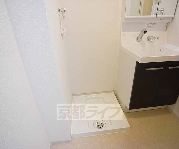 京都府京都市伏見区桃山町遠山の賃貸マンションの内装