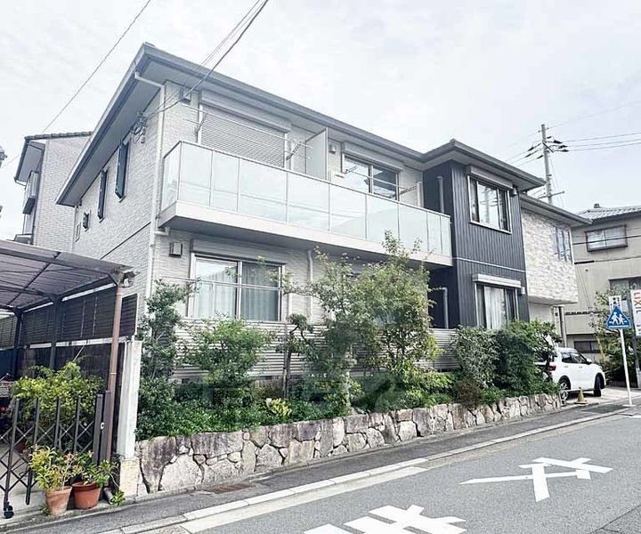シャーメゾンOZAKI102の外観