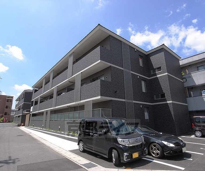 京都府京都市伏見区横大路貴船の賃貸アパートの外観