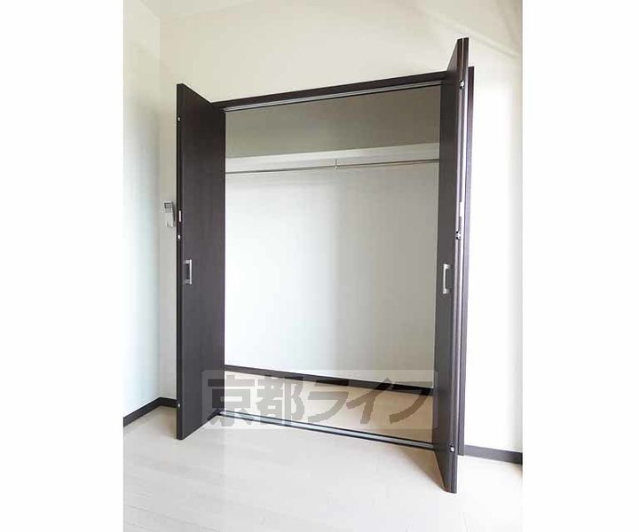 京都府京都市伏見区横大路貴船の賃貸アパートの内装