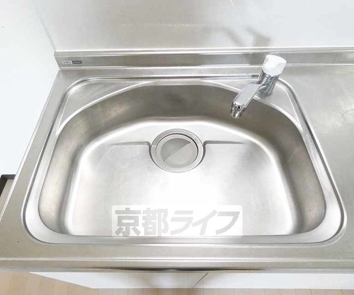 京都府京都市伏見区横大路貴船の賃貸アパートのキッチン