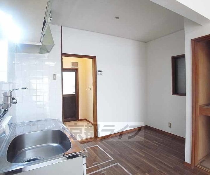 京都府京都市伏見区桃山町丹後(一戸建)の賃貸物件1の居間