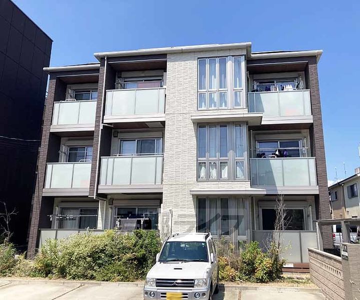 プランドール深草の外観