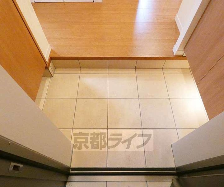 プランドール深草の玄関