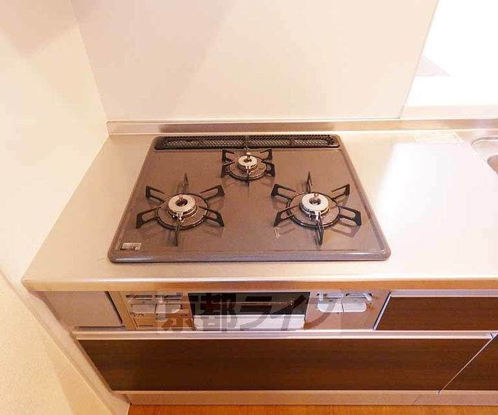 プランドール深草のキッチン