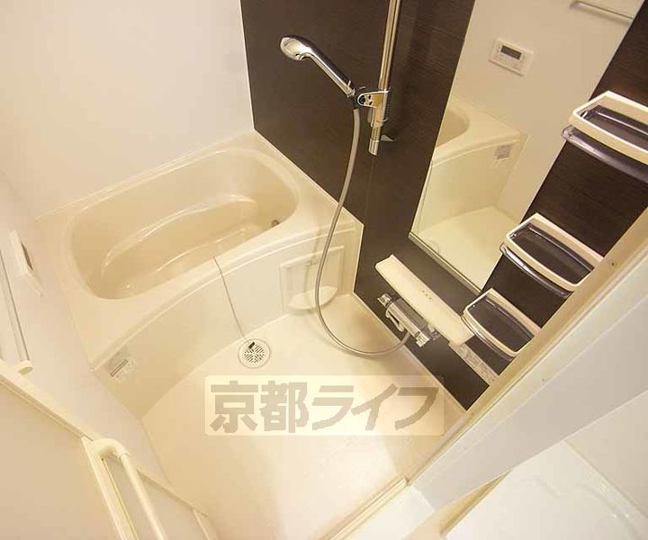 京都府京都市伏見区桃山町丹後の賃貸アパートの風呂