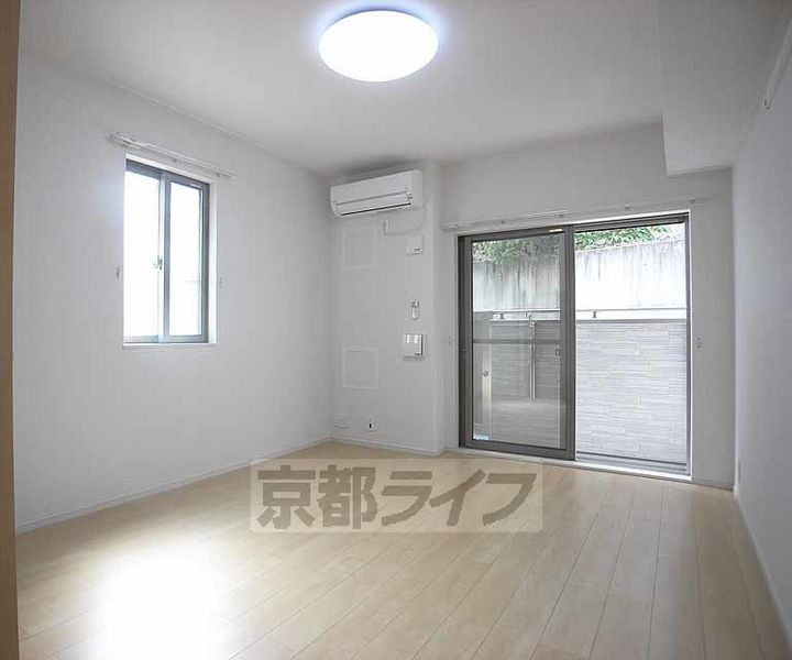 京都府京都市伏見区桃山町丹後の賃貸アパートの居間