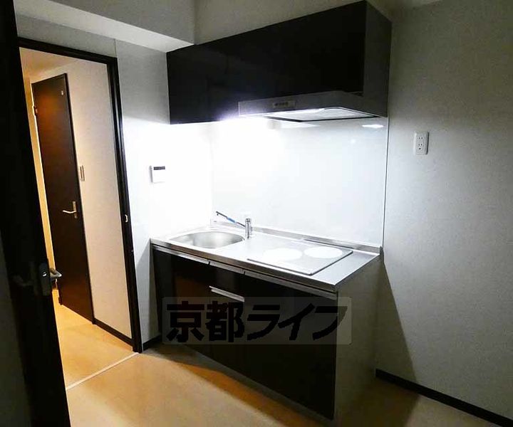 京都府京都市伏見区西町の賃貸マンションのキッチン